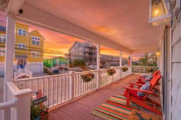 Coastal Bliss Hideaway *Prime Location - Image 3