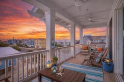 Sea Breeze Retreat · Mins walk to the beach - Image 4