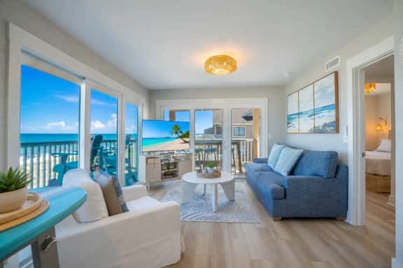 Sun drenched panoramic ocean views 3 king suites - Image 1